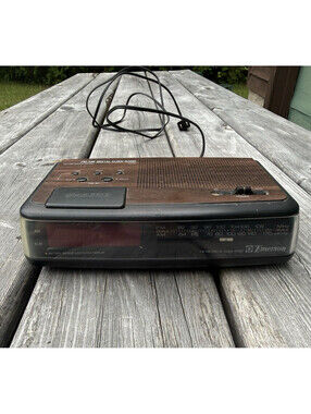 Vintage Emerson AK2720 AM/FM Digital Clock Radio LED Alarm Tested‎ Works